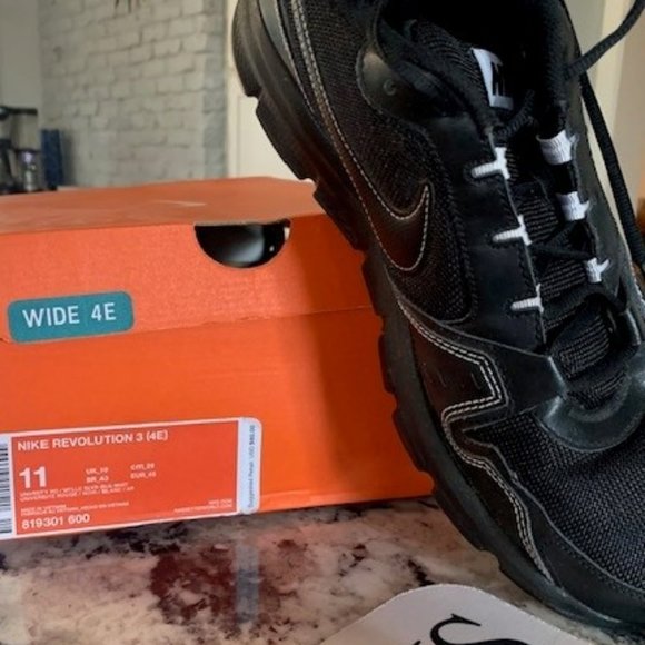 Nike Revolution 3 (4E) Wide Size 11 - Picture 6 of 6